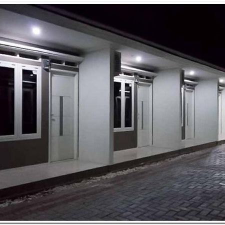 Syukur Guesthouse Syariah Near Exit Toll Cikopo Redpartner Cikampek Exterior foto